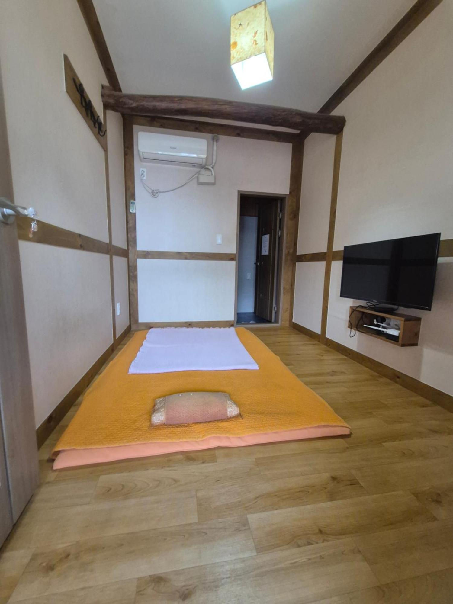Jeonju Tosarang Guesthouse Oda fotoğraf